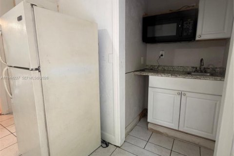 Снять в аренду квартиру в Холливуд, Флорида 1 спальня, 121.14м2, № 2000663 - фото 3