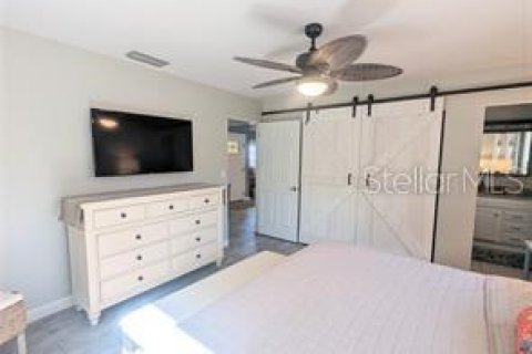 House in Sarasota, Florida 2 bedrooms, 141.58 sq.m. № 2208934 - photo 11