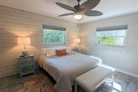 House in Sarasota, Florida 2 bedrooms, 141.58 sq.m. № 2208934 - photo 10