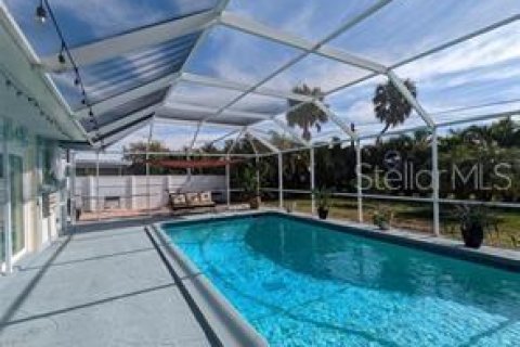 House in Sarasota, Florida 2 bedrooms, 141.58 sq.m. № 2208934 - photo 18