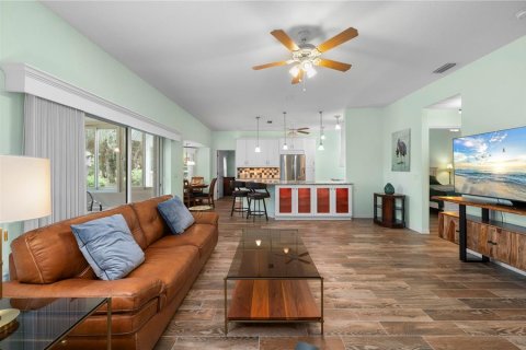 Casa en venta en Port Charlotte, Florida, 2 dormitorios, 126.72 m2 № 2385910 - foto 3