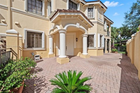 Adosado en Weston, Florida 3 dormitorios, 148.64 m2 № 2015950