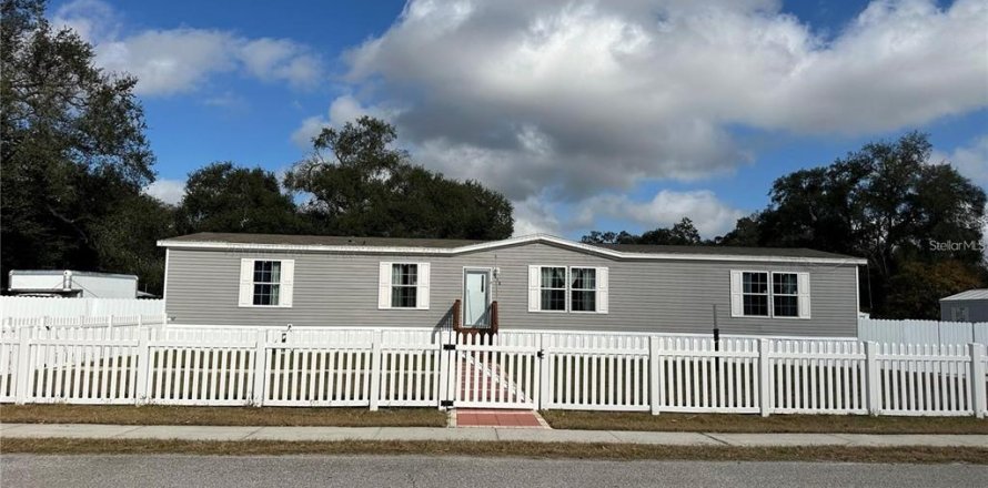 Appartement à Polk City, Floride 5 chambres, 190.64 m2 № 2156212