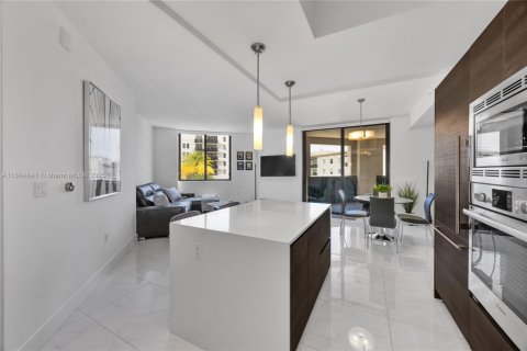 Condo in Coral Gables, Florida, 2 bedrooms  № 1893384 - photo 7