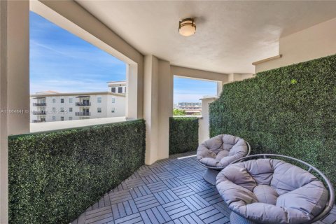 Condo in Coral Gables, Florida, 2 bedrooms  № 1893384 - photo 29