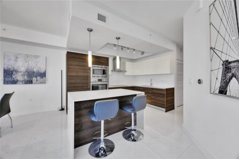 Condo in Coral Gables, Florida, 2 bedrooms  № 1893384 - photo 10