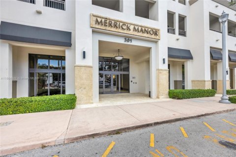 Condo in Coral Gables, Florida, 2 bedrooms  № 1893384 - photo 2