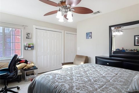 House in Longwood, Florida 3 bedrooms, 138.05 sq.m. № 2390975 - photo 28