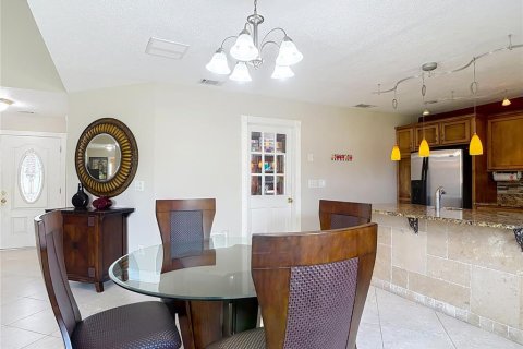 House in Longwood, Florida 3 bedrooms, 138.05 sq.m. № 2390975 - photo 14