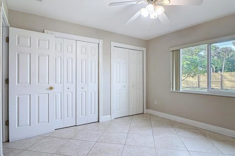 House in Longwood, Florida 3 bedrooms, 138.05 sq.m. № 2390975 - photo 23
