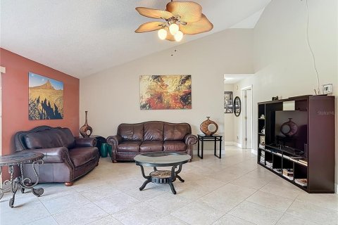 House in Longwood, Florida 3 bedrooms, 138.05 sq.m. № 2390975 - photo 11