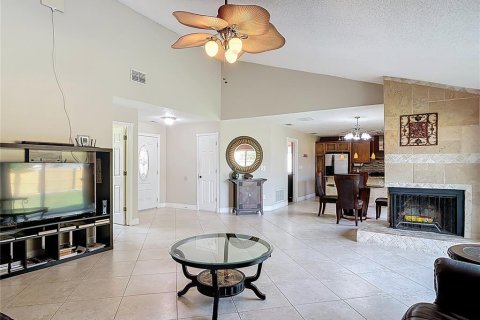 House in Longwood, Florida 3 bedrooms, 138.05 sq.m. № 2390975 - photo 9