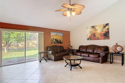 House in Longwood, Florida 3 bedrooms, 138.05 sq.m. № 2390975 - photo 6