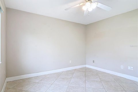 House in Longwood, Florida 3 bedrooms, 138.05 sq.m. № 2390975 - photo 25