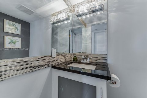 Condominio en venta en Sunny Isles Beach, Florida, 1 dormitorio, 92.9 m2 № 1937688 - foto 18