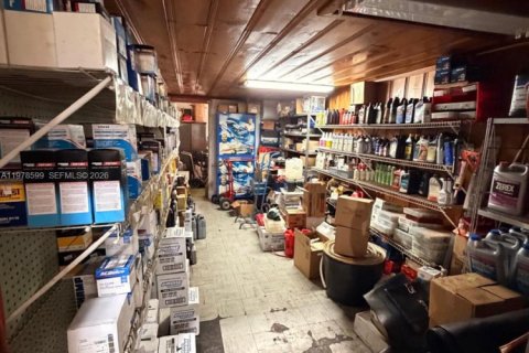 Propiedad comercial en venta en South Miami, Florida № 2044440 - foto 9