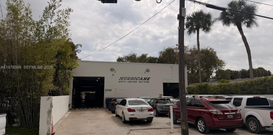 Propiedad comercial en South Miami, Florida № 2044440