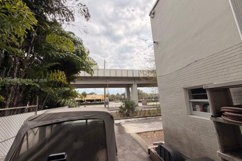Propiedad comercial en venta en South Miami, Florida № 2044440 - foto 16