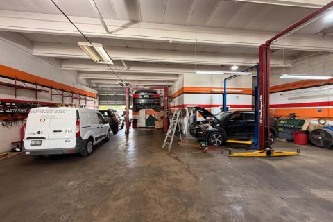 Propiedad comercial en venta en South Miami, Florida № 2044440 - foto 6