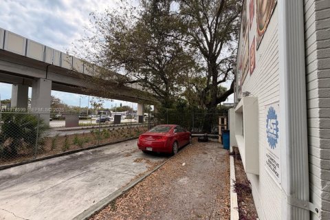 Propiedad comercial en venta en South Miami, Florida № 2044440 - foto 13