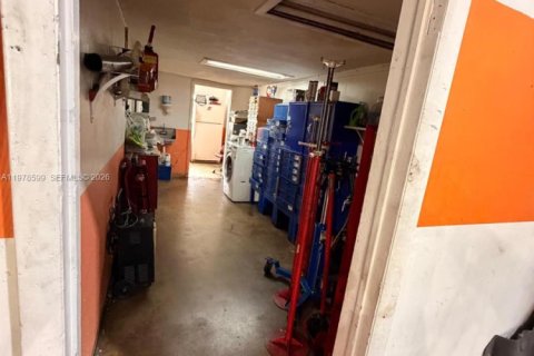 Propiedad comercial en venta en South Miami, Florida № 2044440 - foto 7