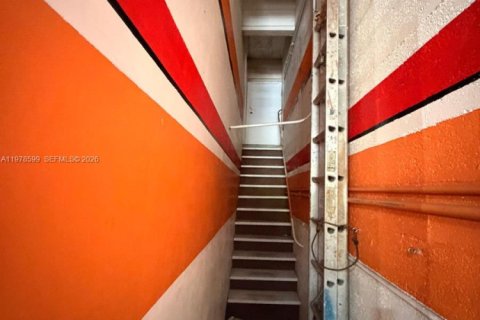 Propiedad comercial en venta en South Miami, Florida № 2044440 - foto 12