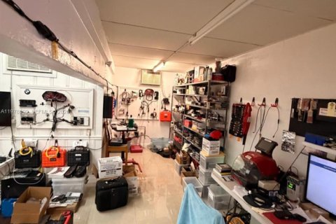 Propiedad comercial en venta en South Miami, Florida № 2044440 - foto 20