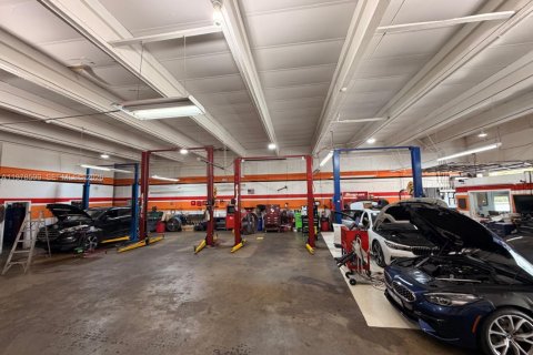 Propiedad comercial en venta en South Miami, Florida № 2044440 - foto 5