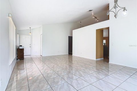 House in Kissimmee, Florida 3 bedrooms, 153.38 sq.m. № 1760218 - photo 5