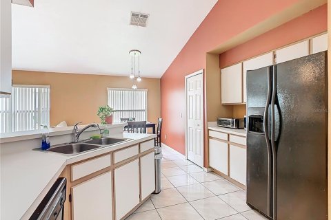 House in Kissimmee, Florida 3 bedrooms, 153.38 sq.m. № 1760218 - photo 9