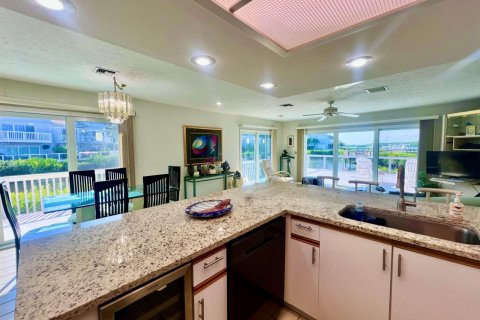 Adosado en venta en Hutchinson Island South, Florida, 3 dormitorios, 165.37 m2 № 2085083 - foto 2