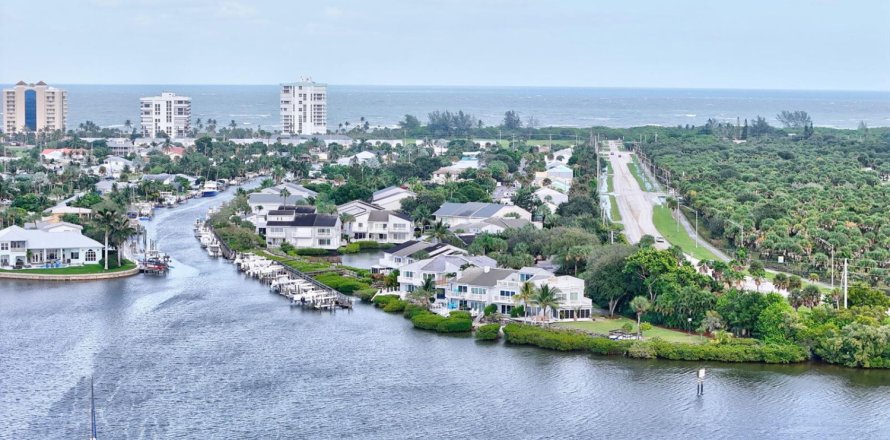 Adosado en Hutchinson Island South, Florida 3 dormitorios, 165.37 m2 № 2085083