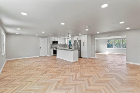 House in Holmes Beach, Florida 2 bedrooms, 139.35 sq.m. № 2212398 - photo 10