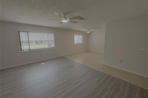 Villa ou maison à louer à Ocala, Floride: 2 chambres, 106.28 m2 № 2430873 - photo 7