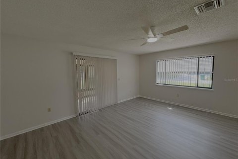 Villa ou maison à louer à Ocala, Floride: 2 chambres, 106.28 m2 № 2430873 - photo 6