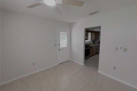 Villa ou maison à louer à Ocala, Floride: 2 chambres, 106.28 m2 № 2430873 - photo 4