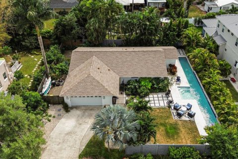 Villa ou maison à Sarasota, Floride 3 chambres, 175.59 m2 № 2312478