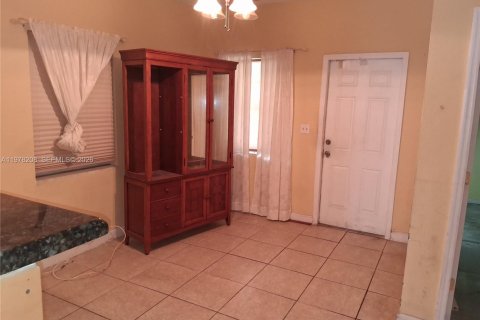 Villa ou maison à vendre à Deerfield Beach, Floride: 3 chambres, 140.28 m2 № 2042594 - photo 4