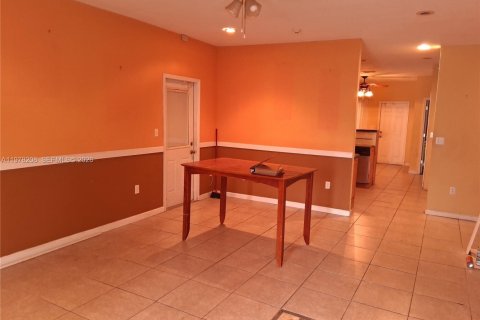 Villa ou maison à vendre à Deerfield Beach, Floride: 3 chambres, 140.28 m2 № 2042594 - photo 2