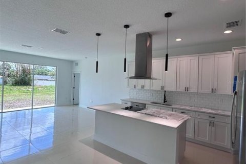 House in Palm Bay, Florida 3 bedrooms, 182.83 sq.m. № 2233542 - photo 3