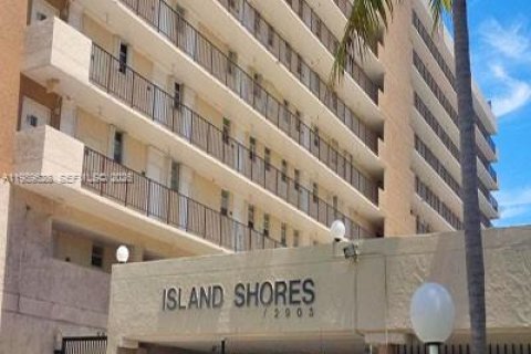 Кондоминиум с 1 спальней в Норт-Майами-Бич, Флорида № 2051743