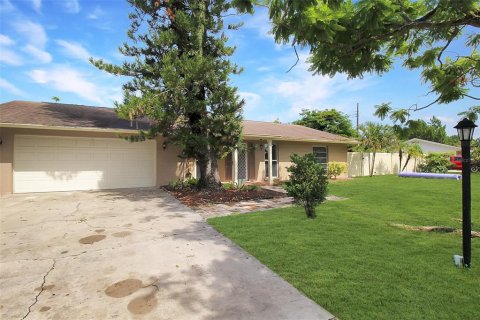 Casa en alquiler en Sarasota, Florida, 3 dormitorios, 171.5 m2 № 1722495 - foto 2