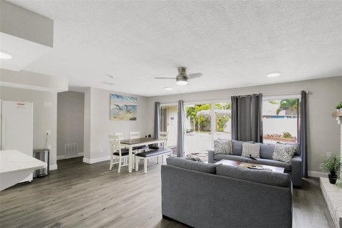 Casa en alquiler en Sarasota, Florida, 3 dormitorios, 171.5 m2 № 1722495 - foto 15