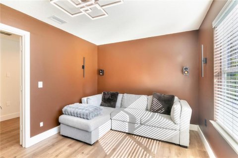 Casa en venta en Orlando, Florida, 3 dormitorios, 254.92 m2 № 2430438 - foto 2