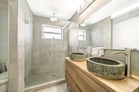 Casa en venta en Hollywood, Florida, 4 dormitorios, 192.31 m2 № 1928660 - foto 19