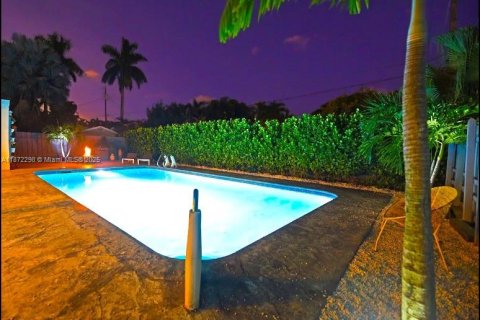 Casa en venta en Hollywood, Florida, 4 dormitorios, 192.31 m2 № 1928660 - foto 16
