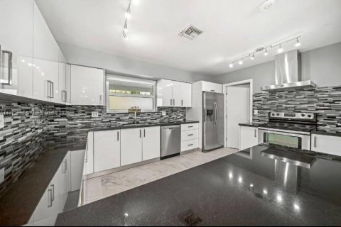 Casa en venta en Hollywood, Florida, 4 dormitorios, 192.31 m2 № 1928660 - foto 10