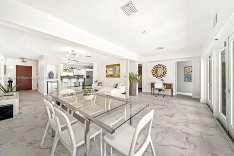 Casa en venta en Hollywood, Florida, 4 dormitorios, 192.31 m2 № 1928660 - foto 5