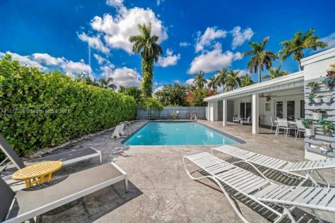 Casa en venta en Hollywood, Florida, 4 dormitorios, 192.31 m2 № 1928660 - foto 8