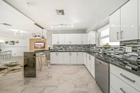 Casa en venta en Hollywood, Florida, 4 dormitorios, 192.31 m2 № 1928660 - foto 11